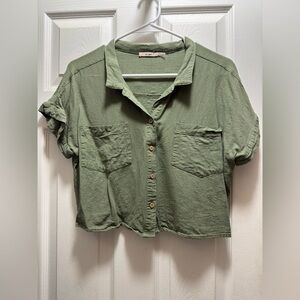 Mi Amore Olive Green Cropped Button-Down Shirt